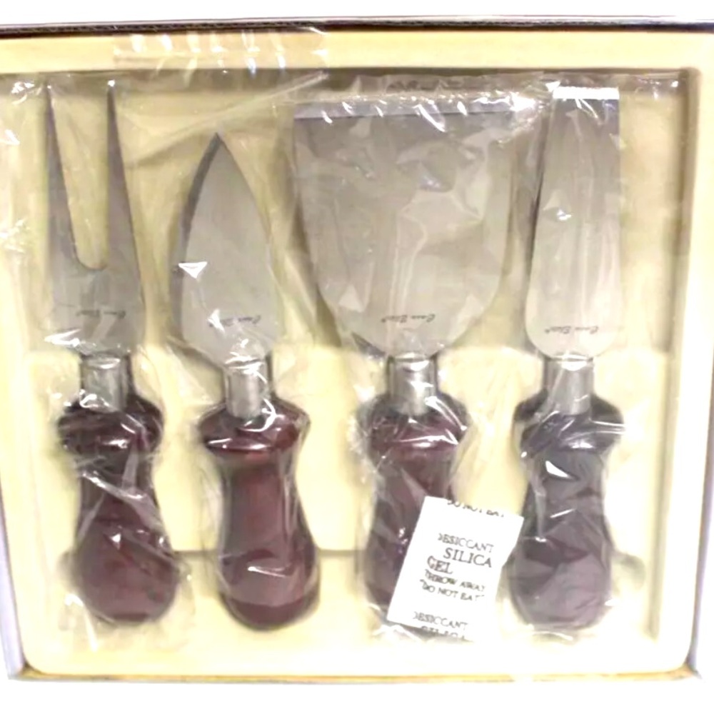 NWT casa Elite 4 Piece Cheese Set .